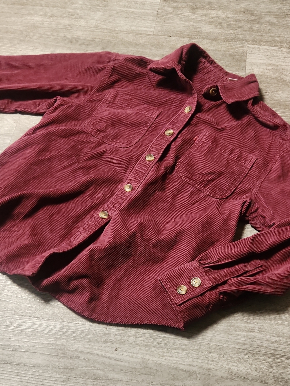 Womens Levi Corduroy Button-Up Shirt in Deep Burgundy